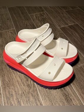 Crocs Classic Mega Crush Sandal Women’s 9 Multicolor Platform EUC Tried On Once